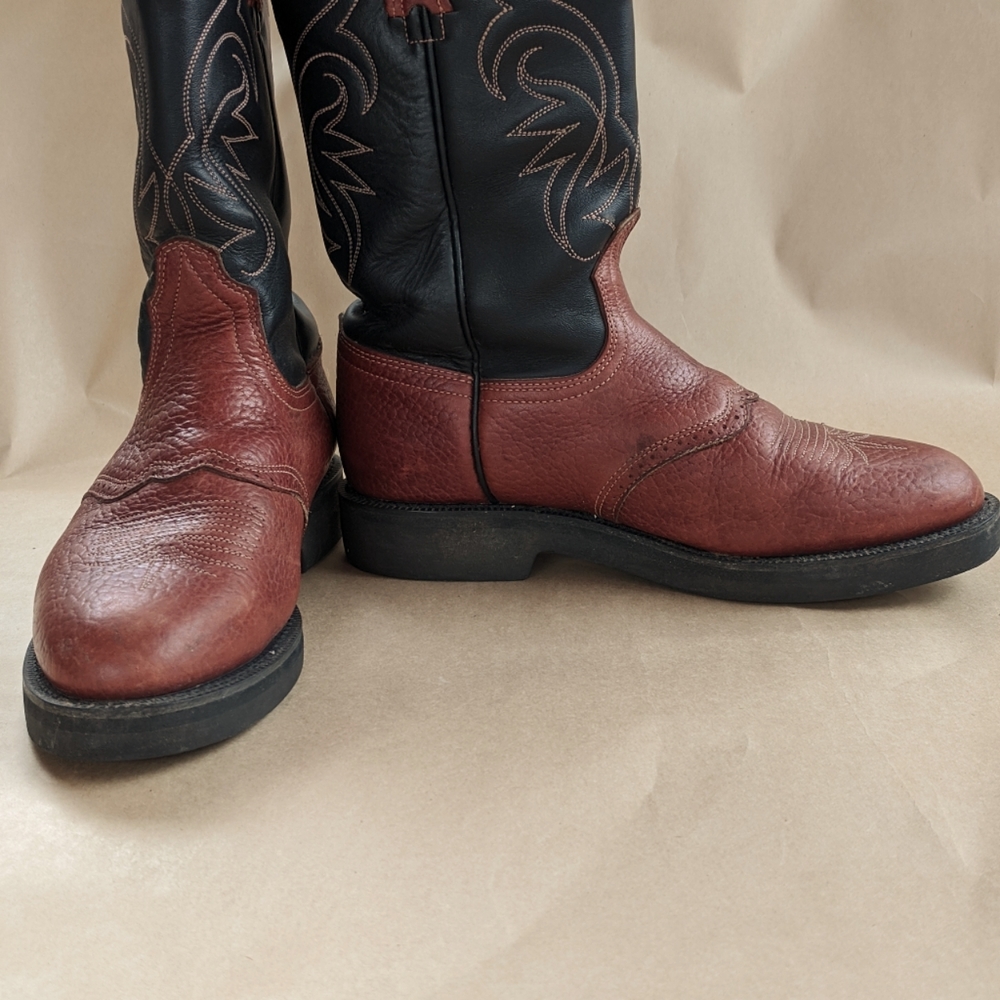 Canadian made Bramha Boot. - Picture 4 of 4
